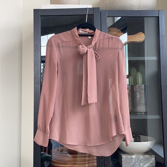 Aritzia Tops - Aritzia Babaton Blouse